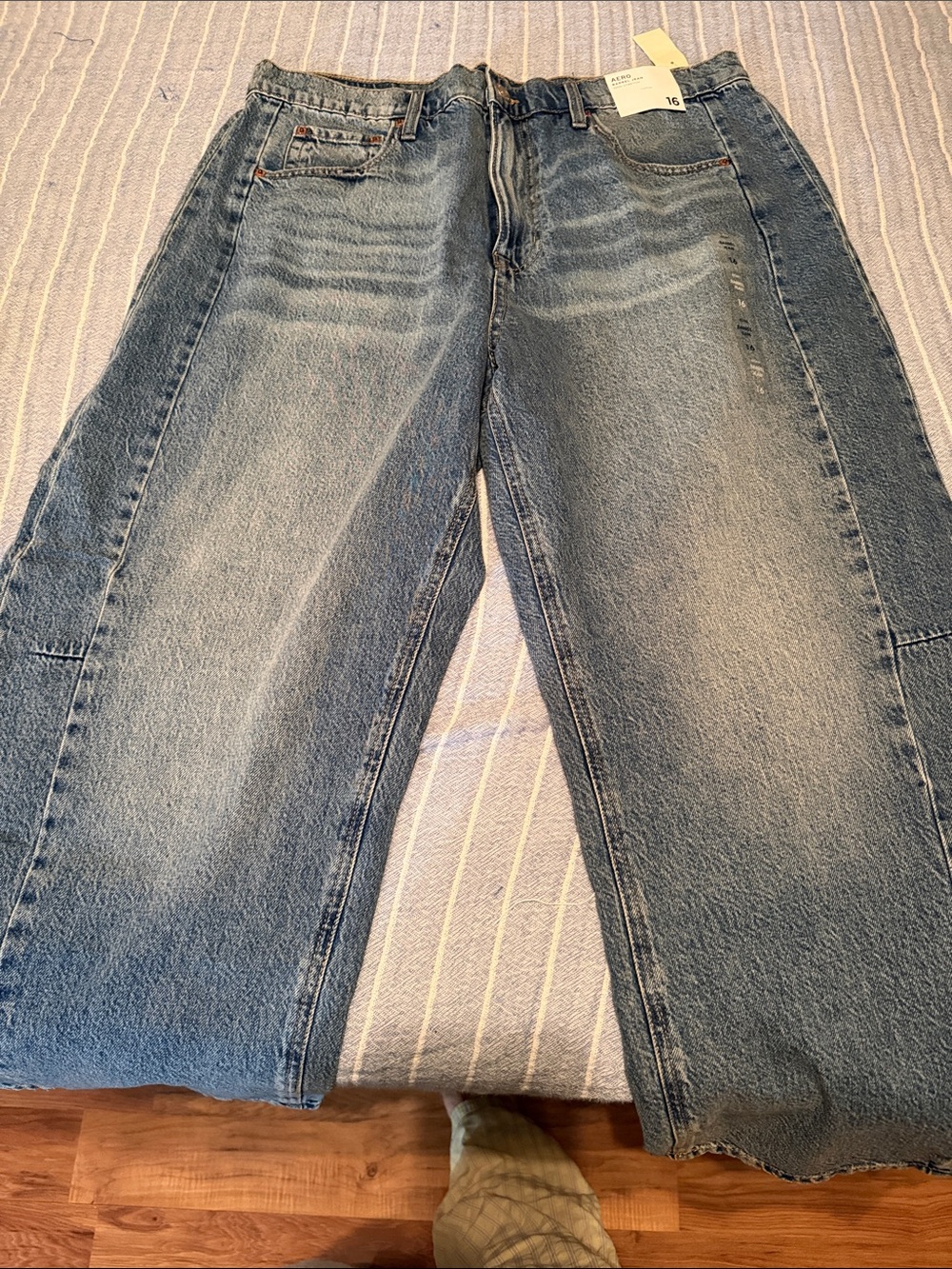 Relaxed Fit Men's Washed Blue Jeans